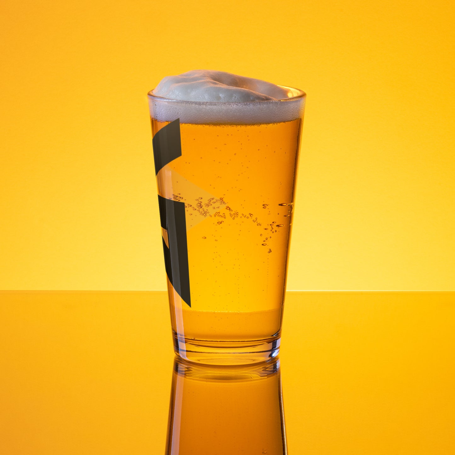 Shaker pint glass